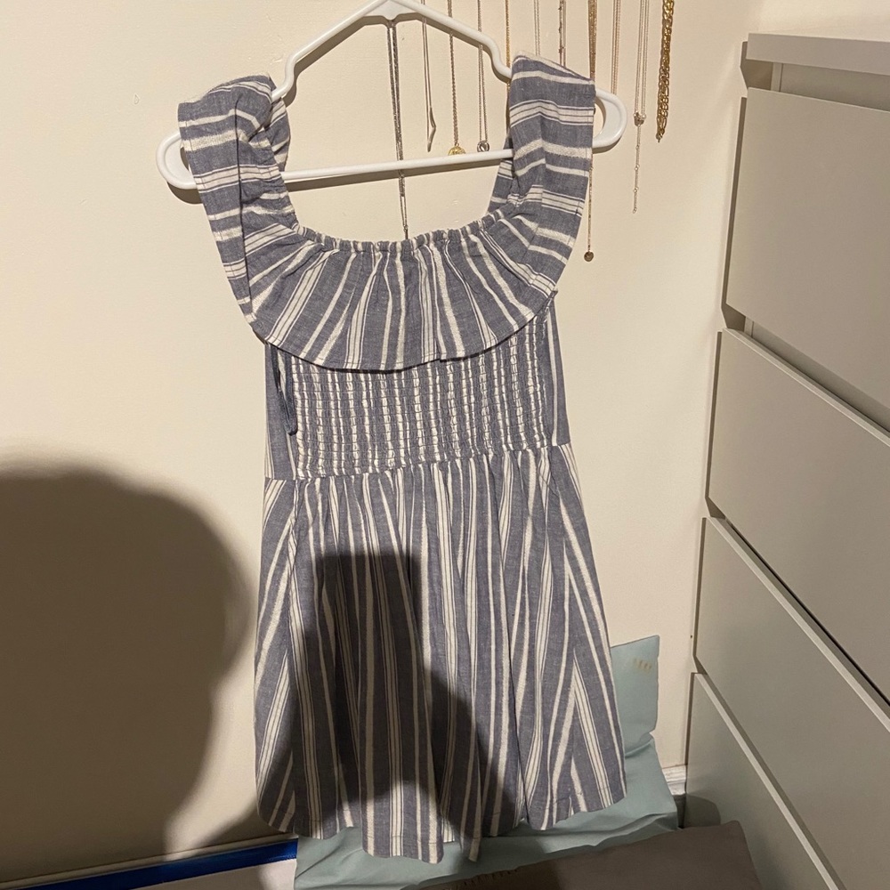 hollister off shoulder dress - Picture 3 of 3